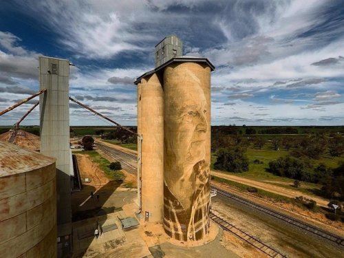 Разрисованные зернохранилища в Австралии (9 фото)