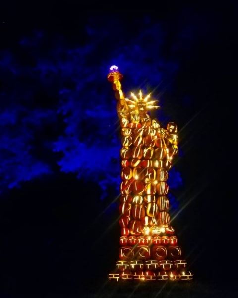 Фестиваль светящихся светильников Джека в Нью-Йорке (17 фото)