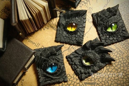 Приручи своего дракона: художница создаёт украшения и чехлы для смартфонов, вдохновлённые миром фэнтези (19 фото)